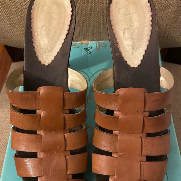 Shoe - Picture 2 of 3